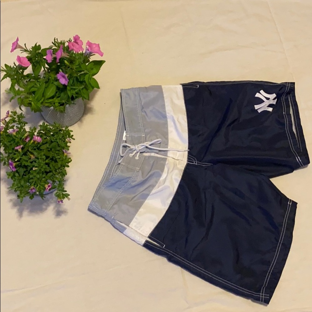 NY swim shorts Large